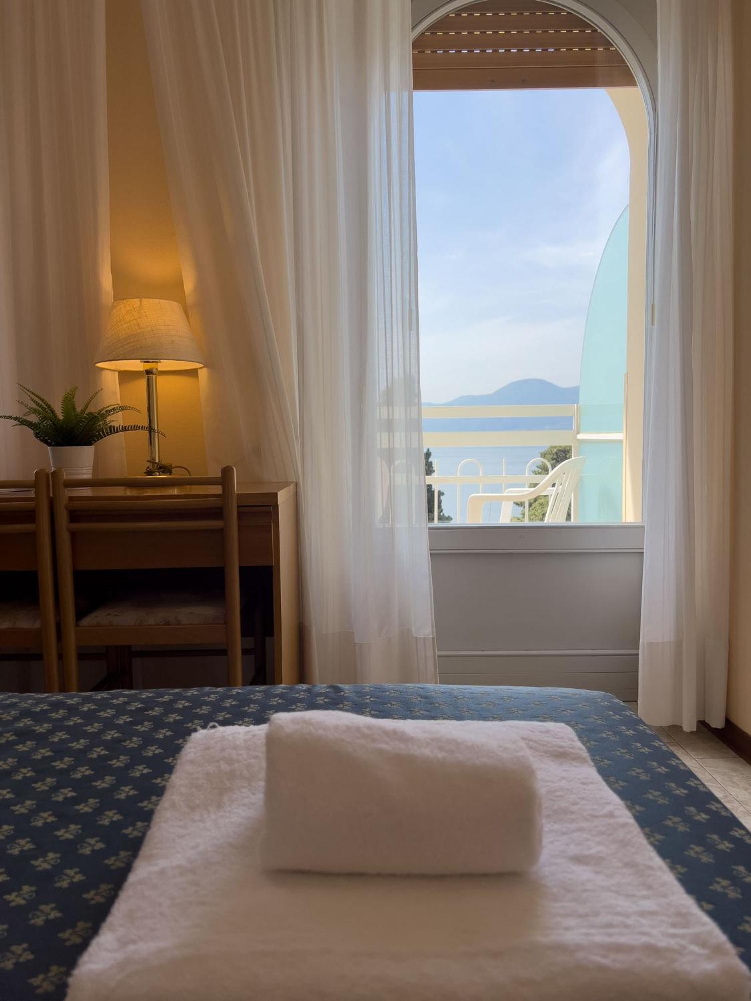Hotel Benacus Торрі-дель-Бенако Екстер'єр фото
