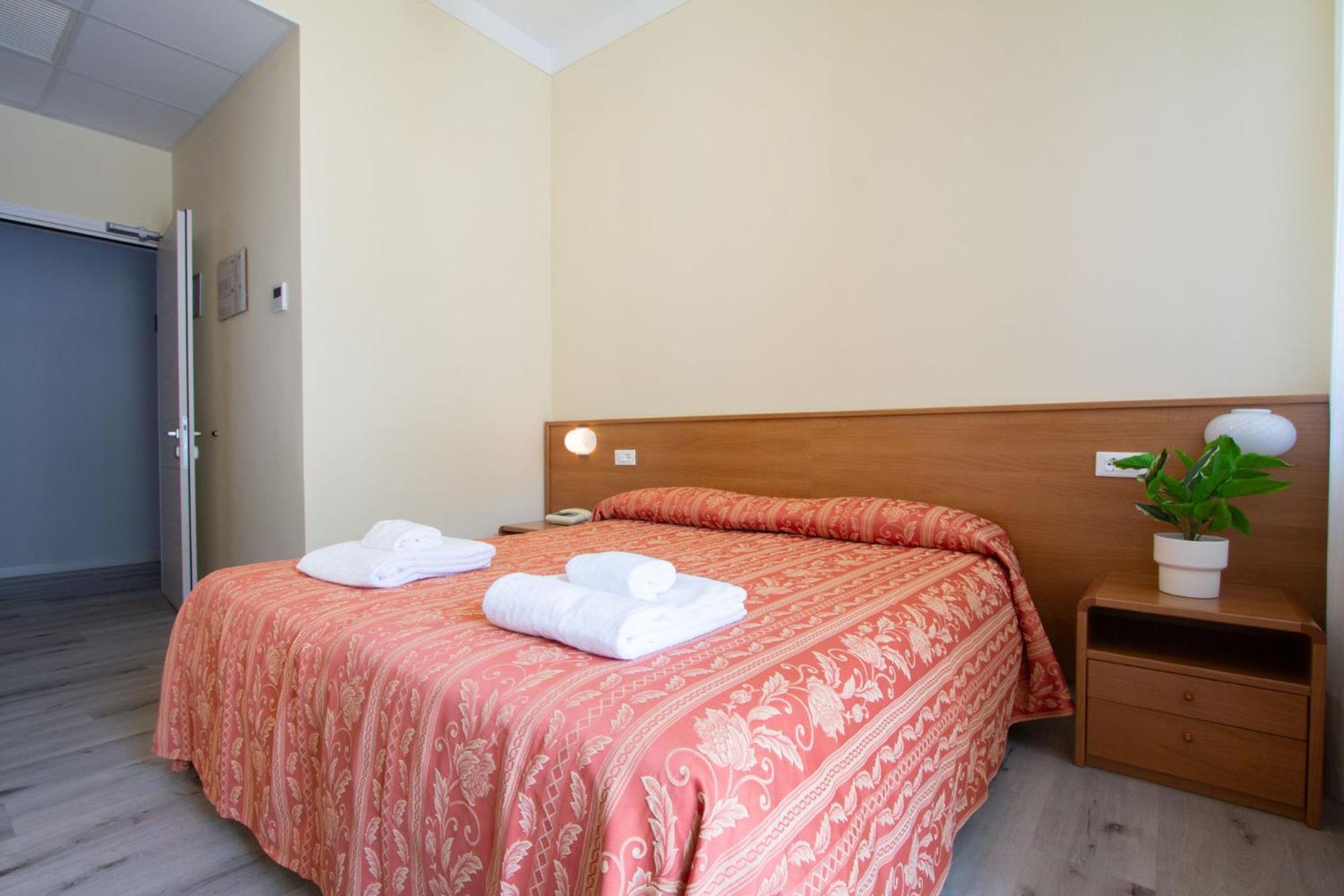 Hotel Benacus Торрі-дель-Бенако Екстер'єр фото