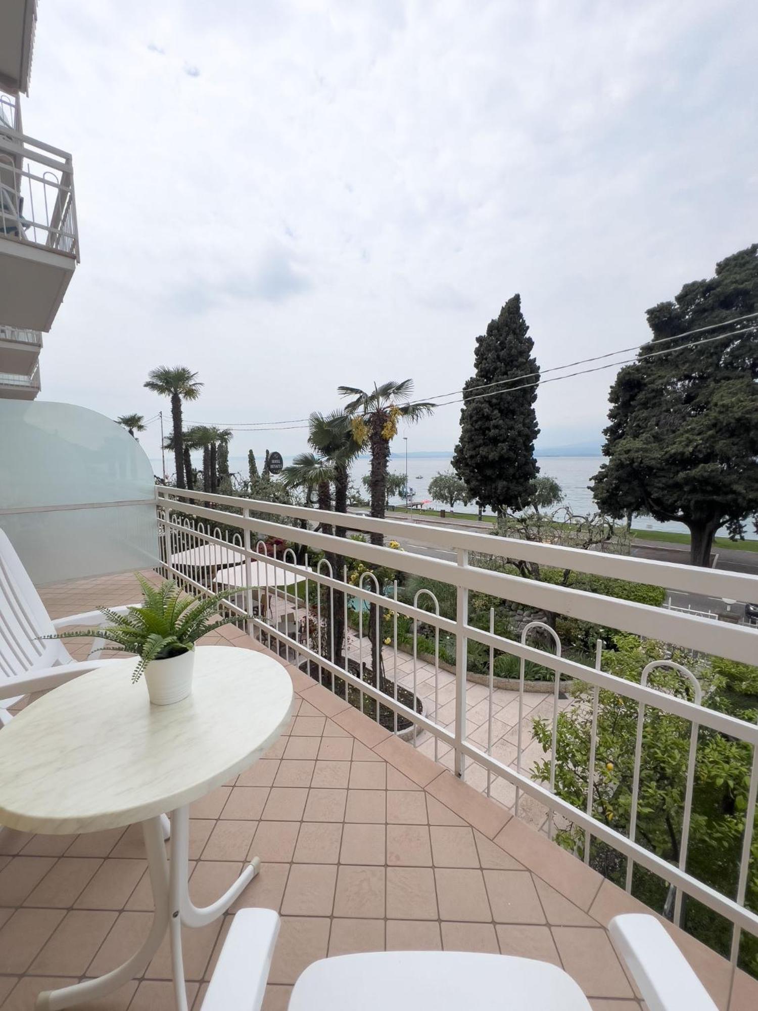Hotel Benacus Торрі-дель-Бенако Екстер'єр фото